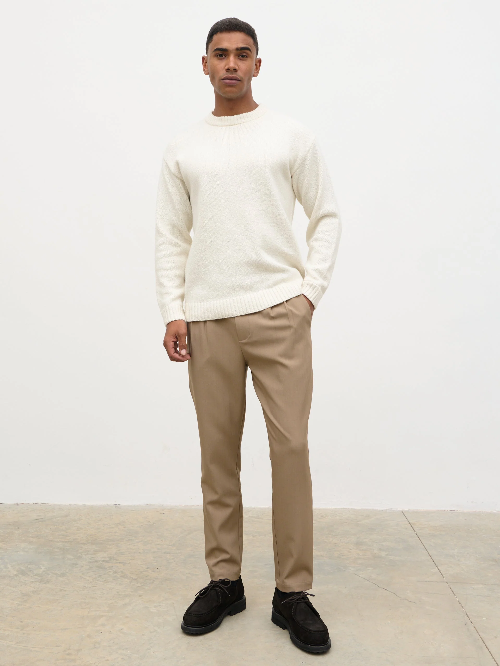 Axton Tailored Trousers - Dark Beige - Image 6