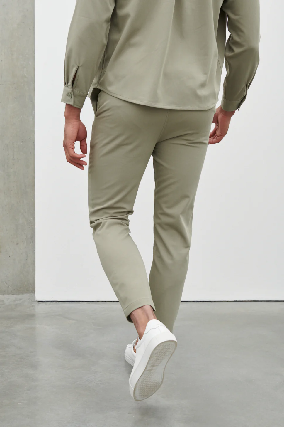 Benson Relaxed Drawstring Trouser - Khaki - Image 3